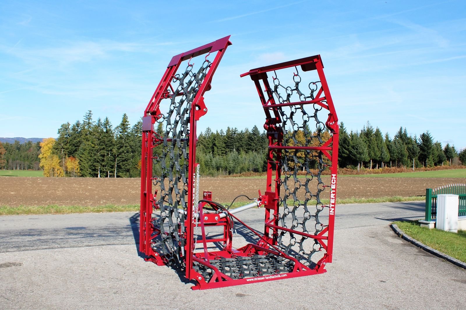 Wiesenegge del tipo InterTech Wiesenegge 8000/4 spezial, Neumaschine In Neukirchen am Walde  (Immagine 2)