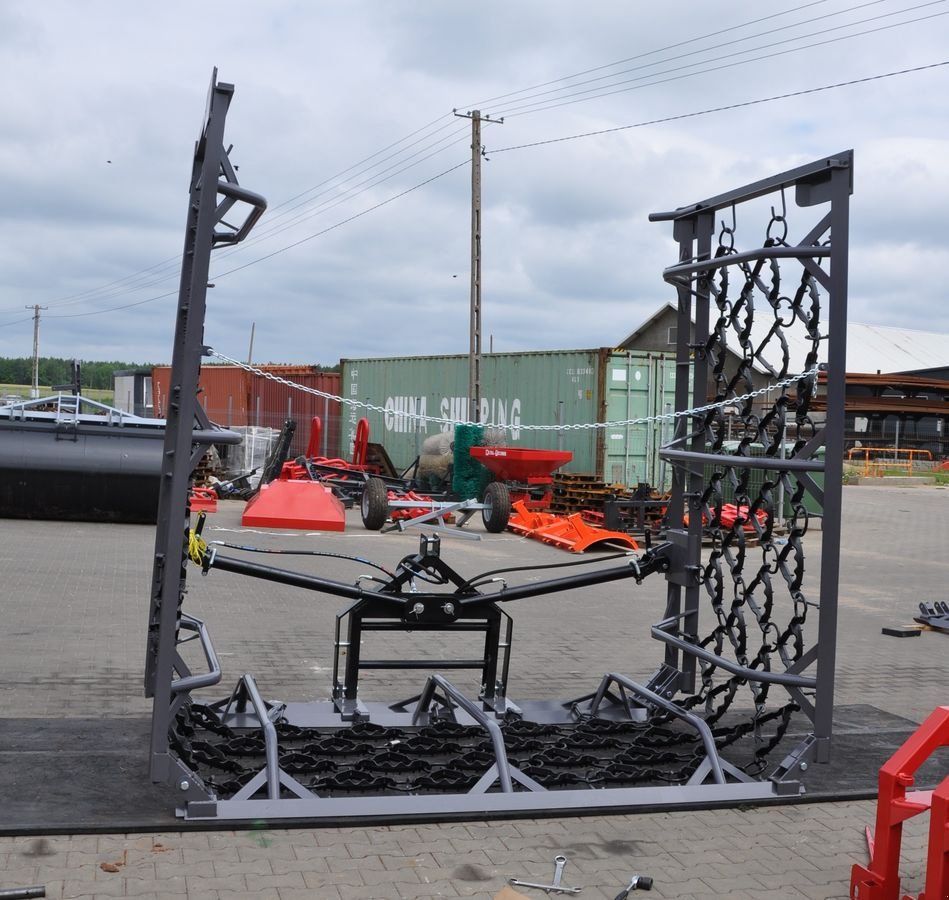 Wiesenegge des Typs Metal Technik Wiesenegge / heavy meadow harrow, Neumaschine in Michałowo (Bild 1)