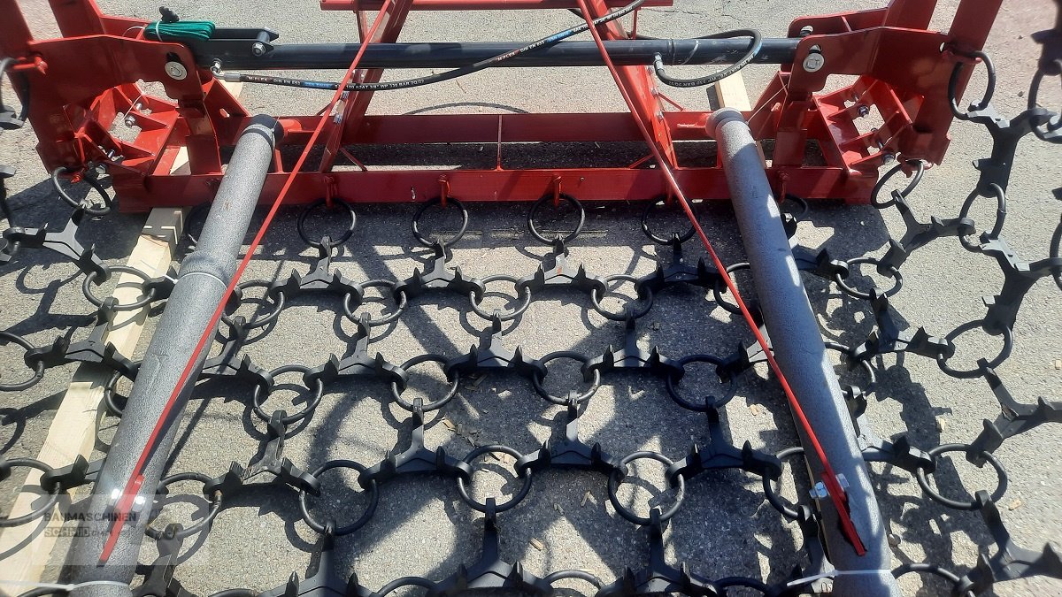 Wiesenegge des Typs Schmid Wiesenegge 6m und 8m, Neumaschine in Stetten (Bild 18)