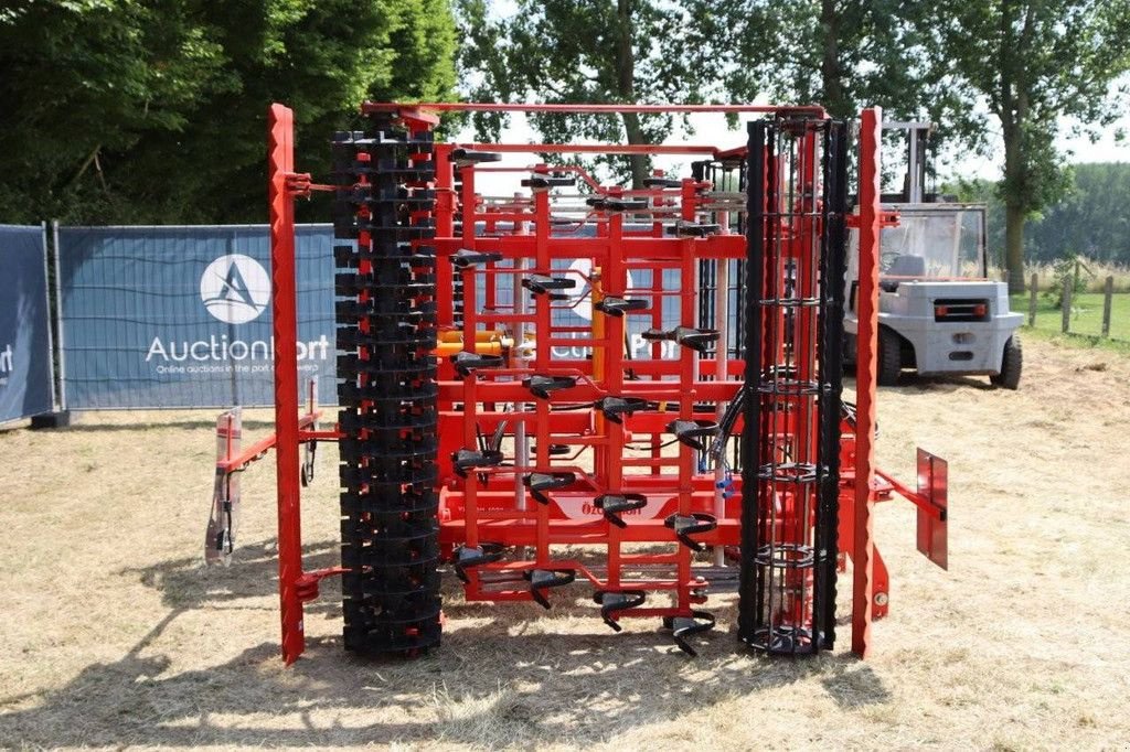 Wiesenegge a típus Sonstige &Ouml;zduman VIBCOM 4000, Neumaschine ekkor: Antwerpen (Kép 9)