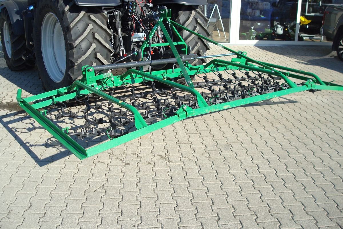 Wiesenegge van het type Sonstige 4 m hydraulisch, Neumaschine in Judenburg (Foto 1)