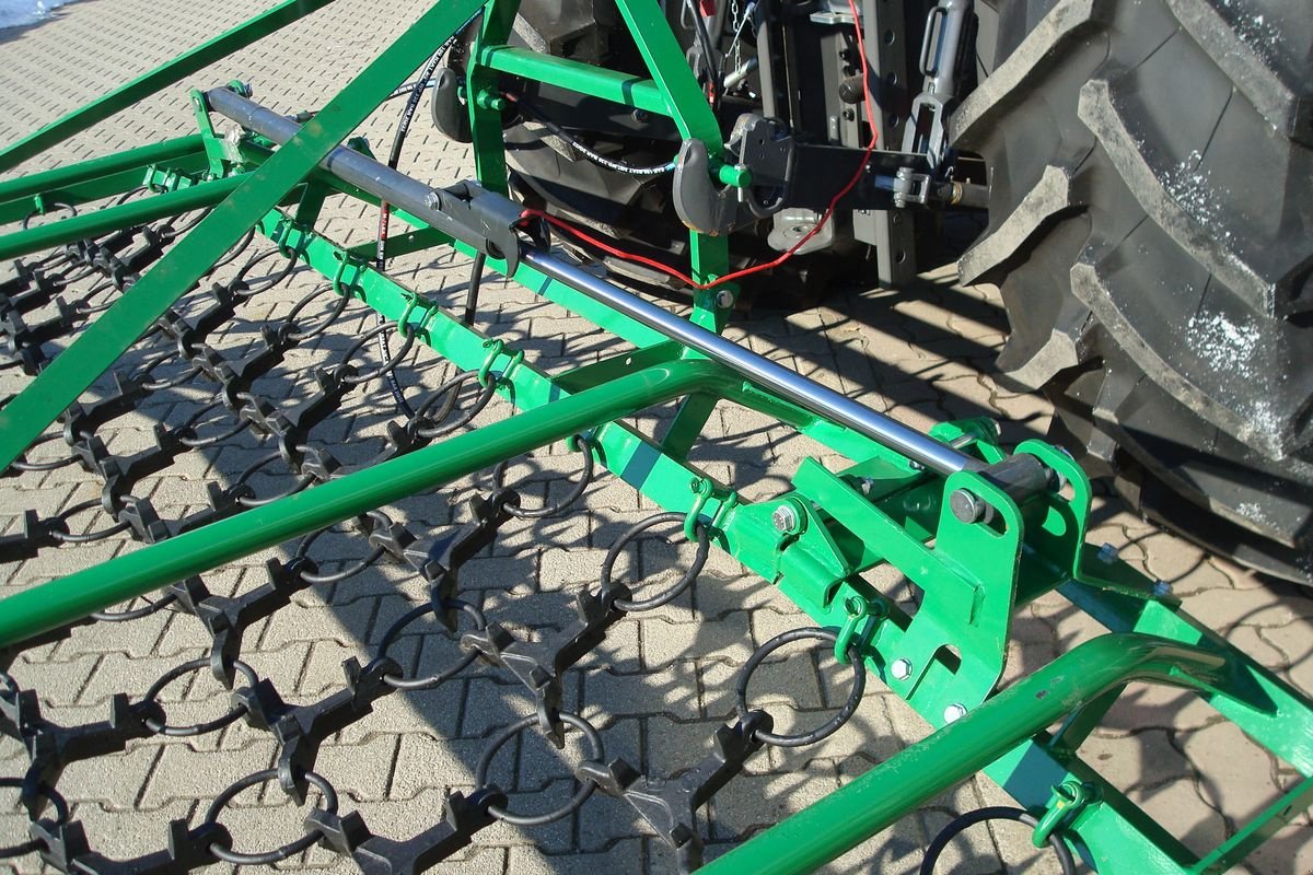 Wiesenegge van het type Sonstige 4 m hydraulisch, Neumaschine in Judenburg (Foto 4)