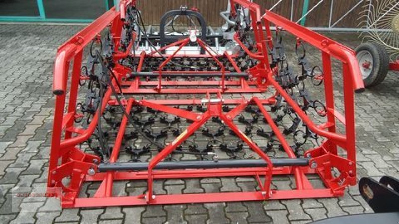 Wiesenegge des Typs Sonstige Dominator WE4000 HD hydr. NEU!, Gebrauchtmaschine in Tarsdorf (Bild 2)