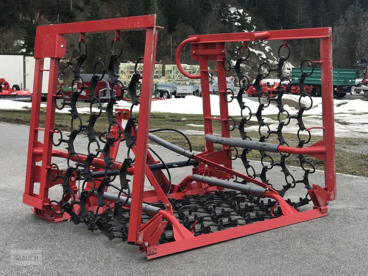 Wiesenegge des Typs Sonstige Wiesenegge 5m, 4-reihig hydraulisch, Neumaschine in Eben (Bild 7)