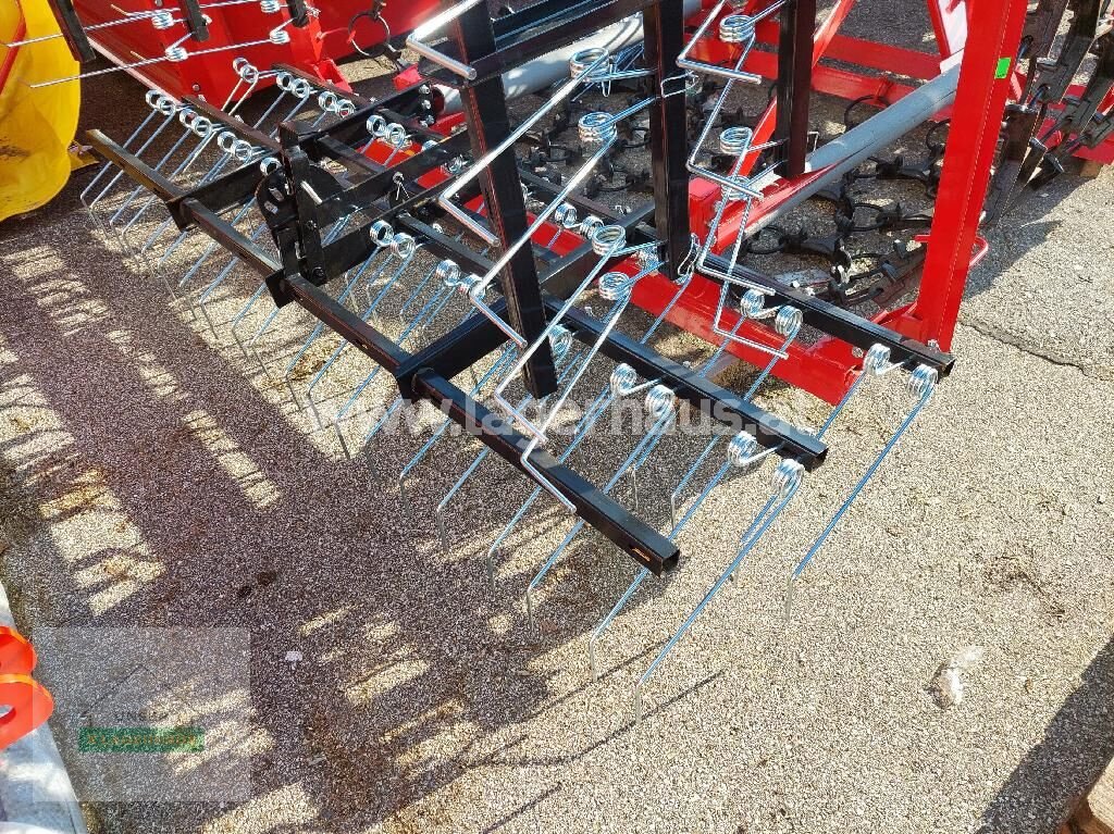Wiesenegge des Typs Sonstige WIESENEGGE 6M HYDRAULISCH MIT STRIEGEL, Neumaschine in Haag (Bild 4)