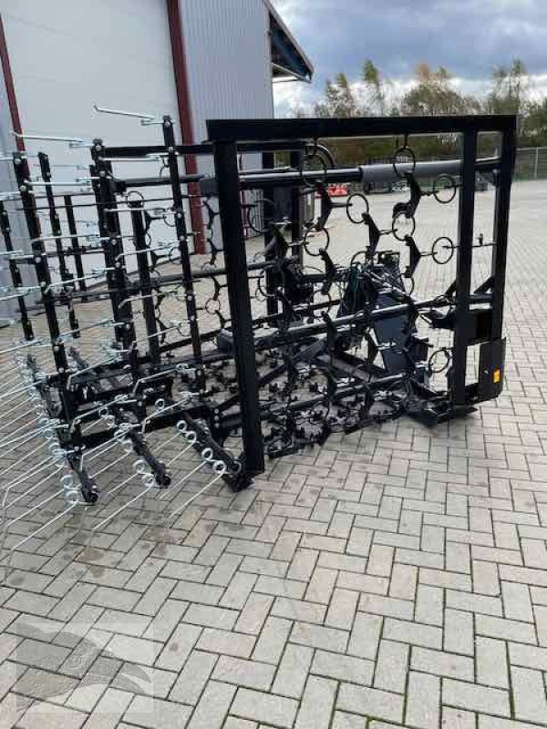 Wiesenegge des Typs Sonstige Wiesenschleppe 5m mit Striegel, Neumaschine in Südheide (Bild 5)