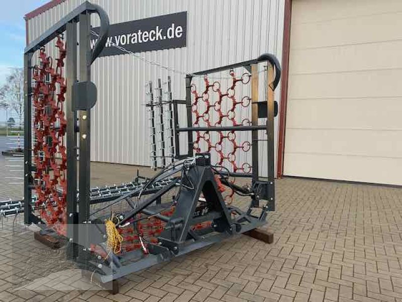 Wiesenegge des Typs Sonstige Wiesenschleppe 6m mit Striegel, Neumaschine in Südheide (Bild 12)