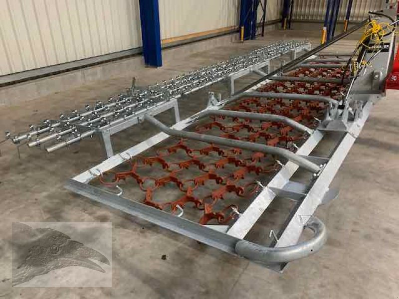 Wiesenegge del tipo Sonstige Wiesenschleppe 6m mit Striegel, Neumaschine In Südheide (Immagine 11)
