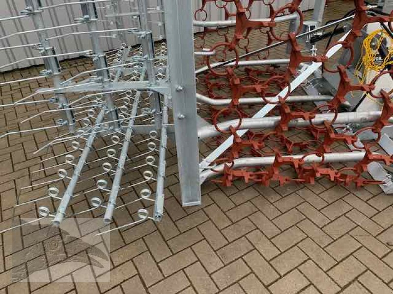 Wiesenegge del tipo Sonstige Wiesenschleppe 6m mit Striegel, Neumaschine In Südheide (Immagine 12)