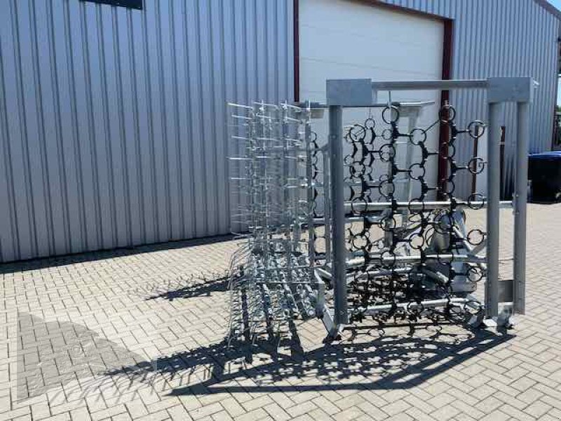 Wiesenegge des Typs Sonstige Wiesenschleppe mit Striegel und Nachsaateinrichtung, Neumaschine in Südheide (Bild 3)