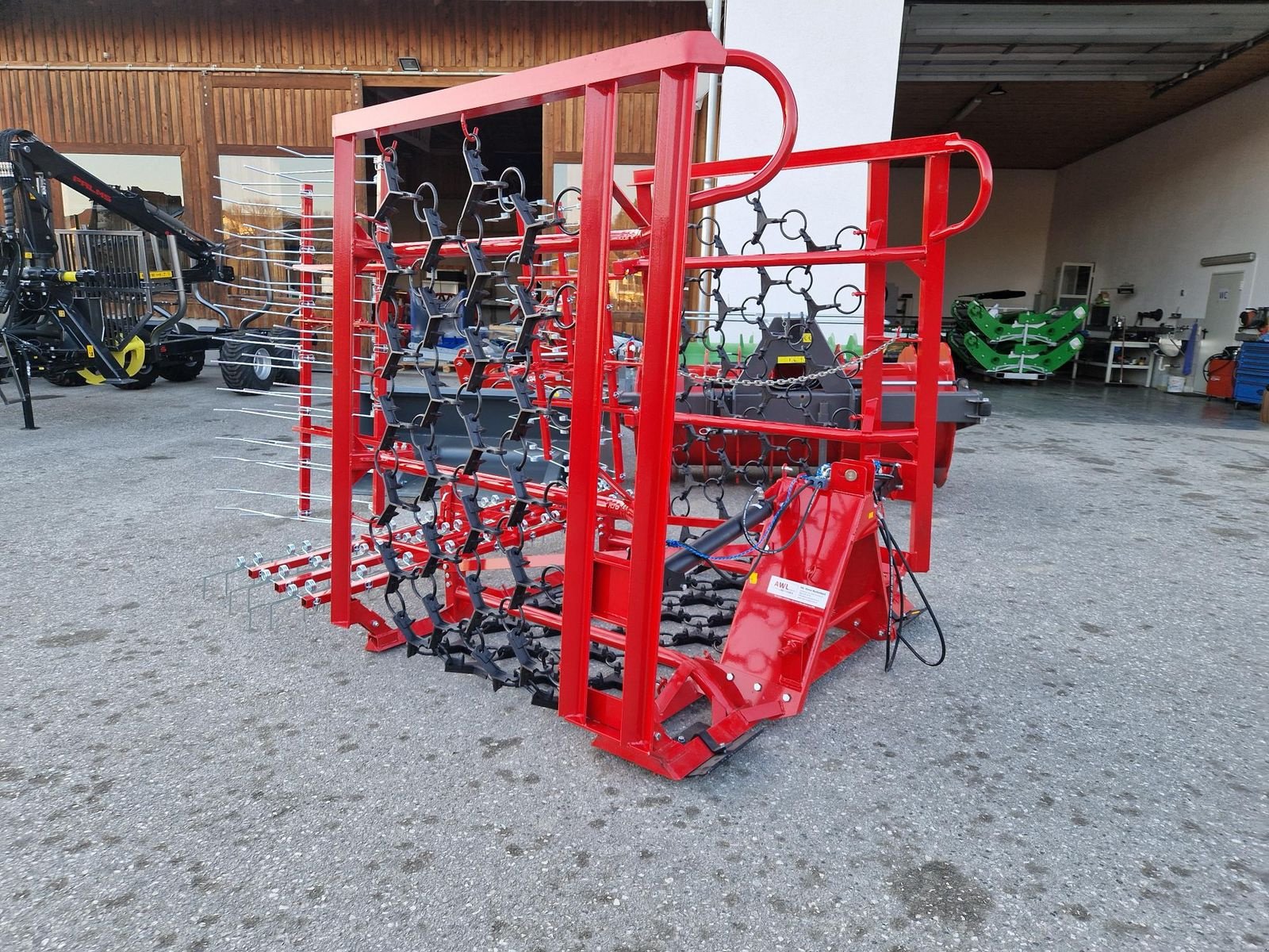 Wiesenegge des Typs Stekro 6m Wiesenegge mit 3 reihigen Wiesenstriegel, Neumaschine in Grünbach (Bild 4)