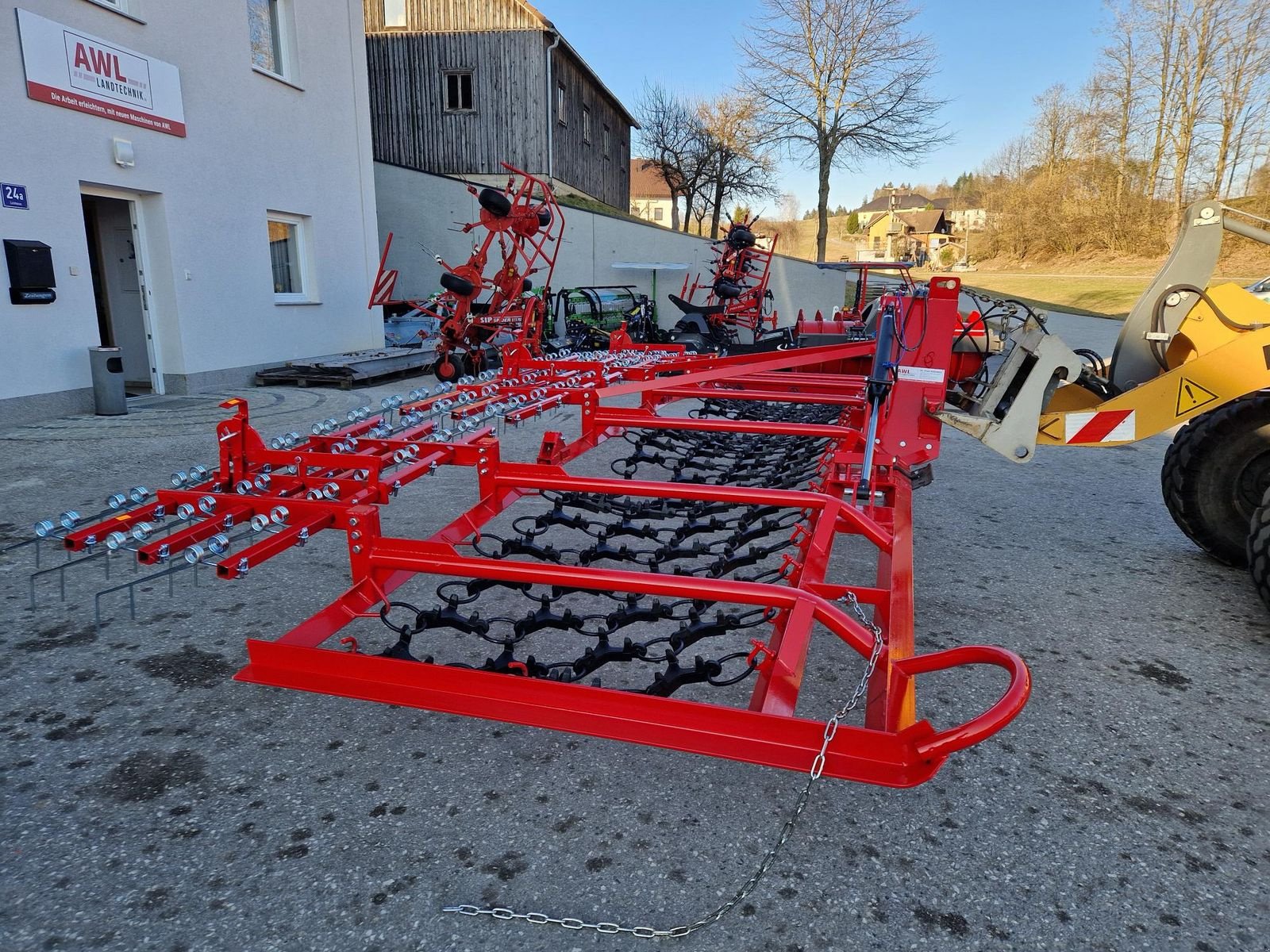 Wiesenegge des Typs Stekro 6m Wiesenegge mit 3 reihigen Wiesenstriegel, Neumaschine in Grünbach (Bild 1)