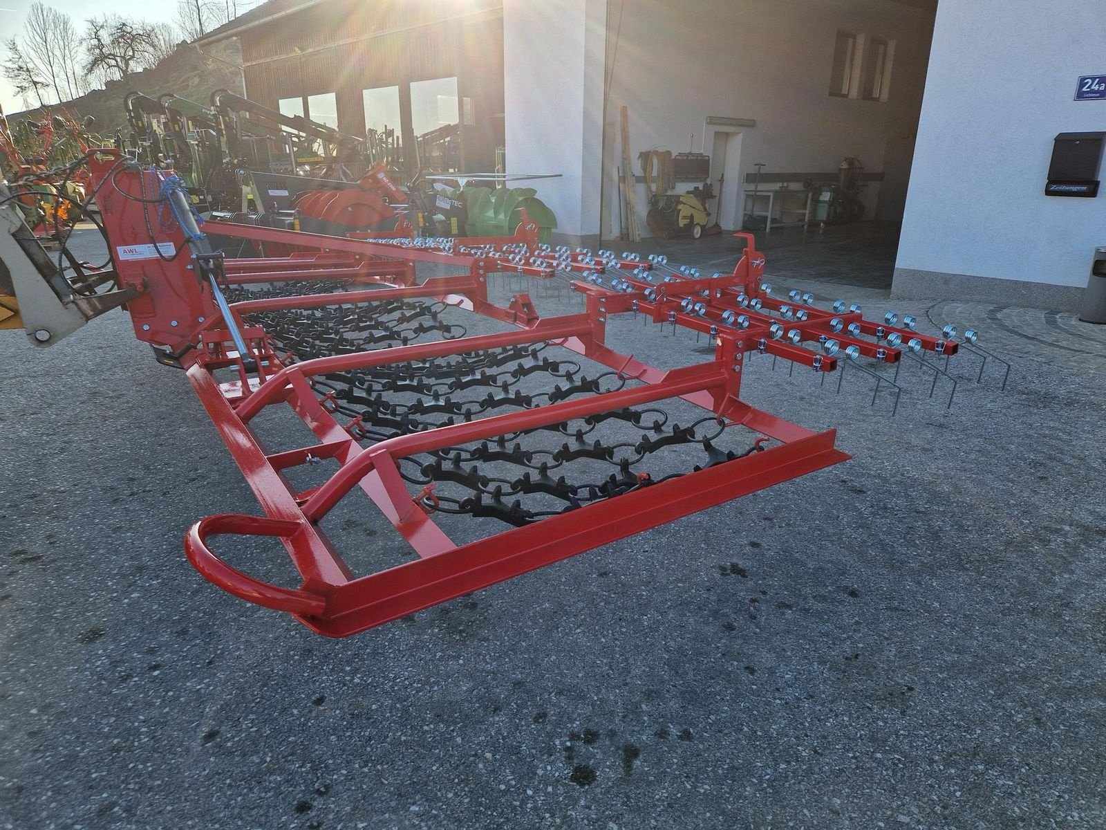 Wiesenegge des Typs Stekro 6m Wiesenegge mit 3 reihigen Wiesenstriegel, Neumaschine in Grünbach (Bild 8)