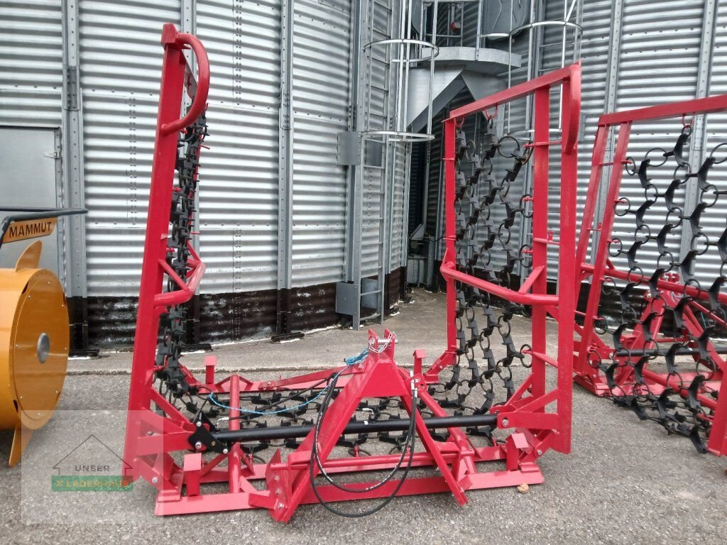 Wiesenegge of the type Stekro WIESENEGGE 6M HYDR.mit STRIEGEL, Neumaschine in Aschbach (Picture 1)