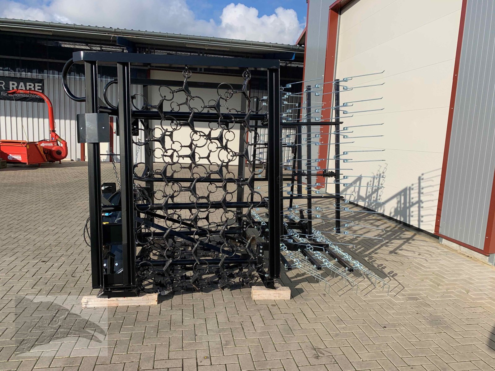 Wiesenegge des Typs VORATECK 6m mit Striegel, Neumaschine in Südheide (Bild 2)