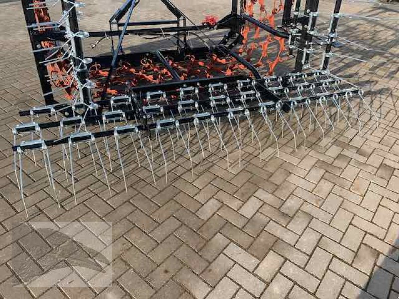 Wiesenegge del tipo VORATECK Wiesenegge 5m mit Striegel, Neumaschine In Südheide (Immagine 4)