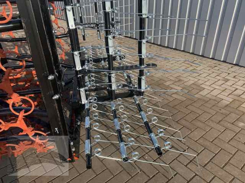 Wiesenegge des Typs VORATECK Wiesenegge mit Striegel 5m Vorführmaschine, Gebrauchtmaschine in Südheide (Bild 3)