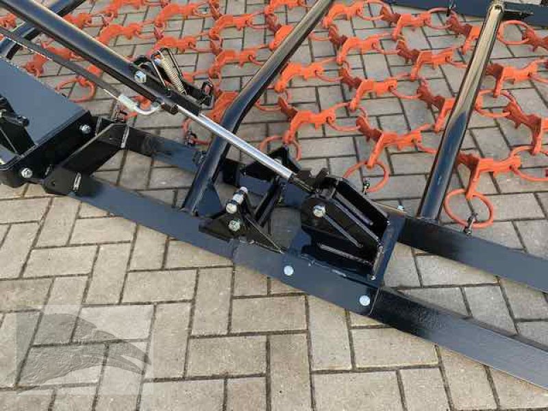 Wiesenegge des Typs VORATECK Wiesenegge mit Striegel 5m Vorführmaschine, Gebrauchtmaschine in Südheide (Bild 4)