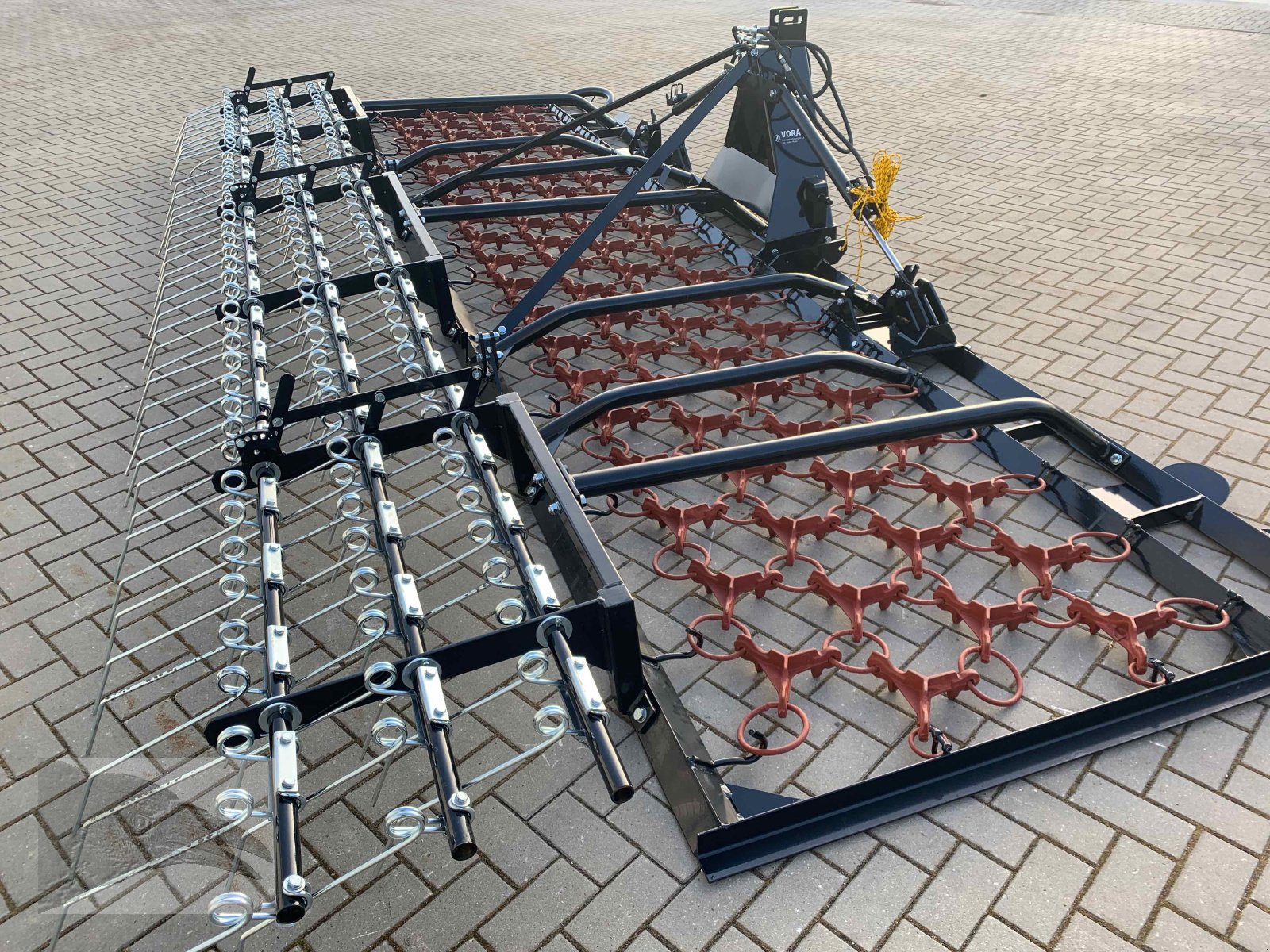 Wiesenegge des Typs VORATECK Wiesenschleppe 5m mit Striegel, Neumaschine in Südheide (Bild 7)