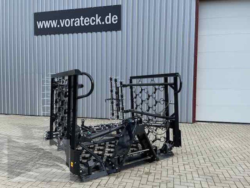 Wiesenegge des Typs VORATECK Wiesenschleppe 5m mit Striegel, Neumaschine in Südheide (Bild 1)