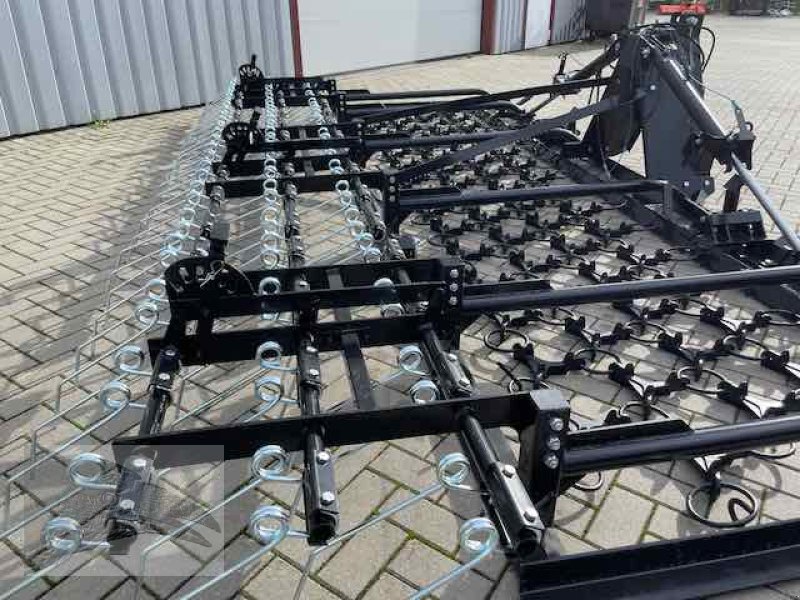 Wiesenegge des Typs VORATECK Wiesenschleppe 5m mit Striegel, Neumaschine in Südheide (Bild 14)