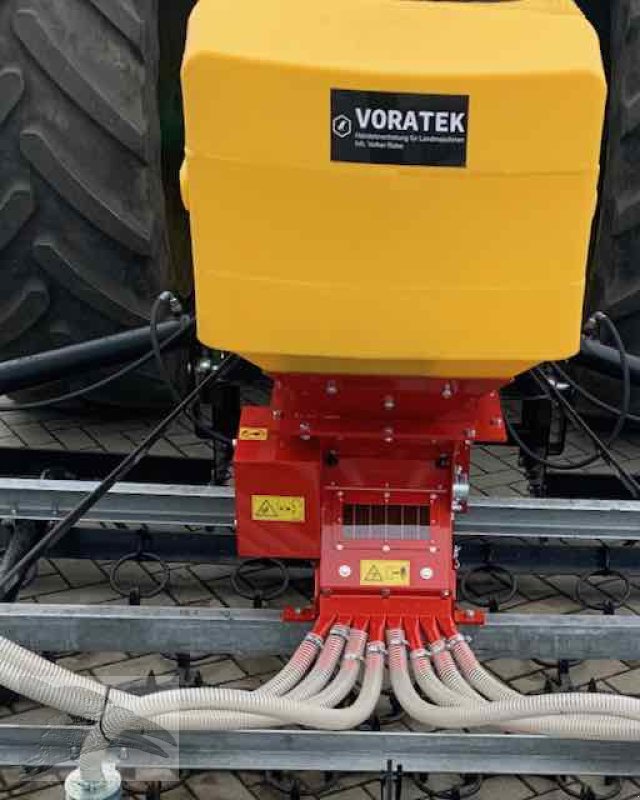 Wiesenegge des Typs VORATECK Wiesenschleppe 6m mit Nachsaateinrichtung und Striegel, Neumaschine in Südheide (Bild 12)