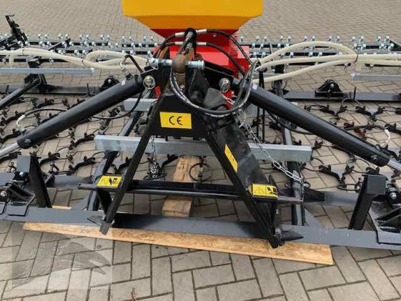 Wiesenegge des Typs VORATECK Wiesenschleppe 6m mit Nachsaateinrichtung und Striegel, Neumaschine in Südheide (Bild 15)