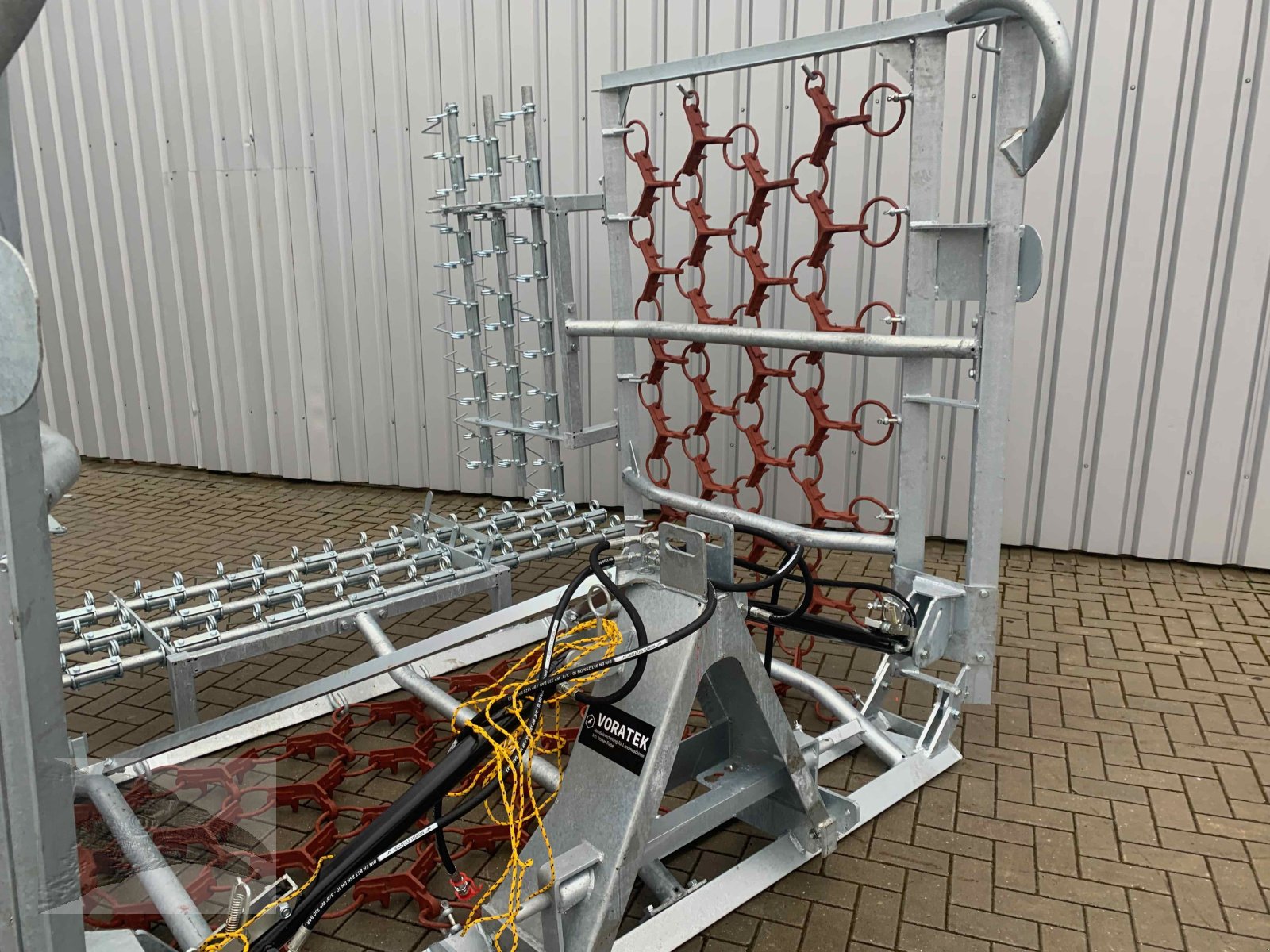 Wiesenegge des Typs VORATECK Wiesenschleppe 6m mit Striegel verzinkt, Neumaschine in Südheide (Bild 4)