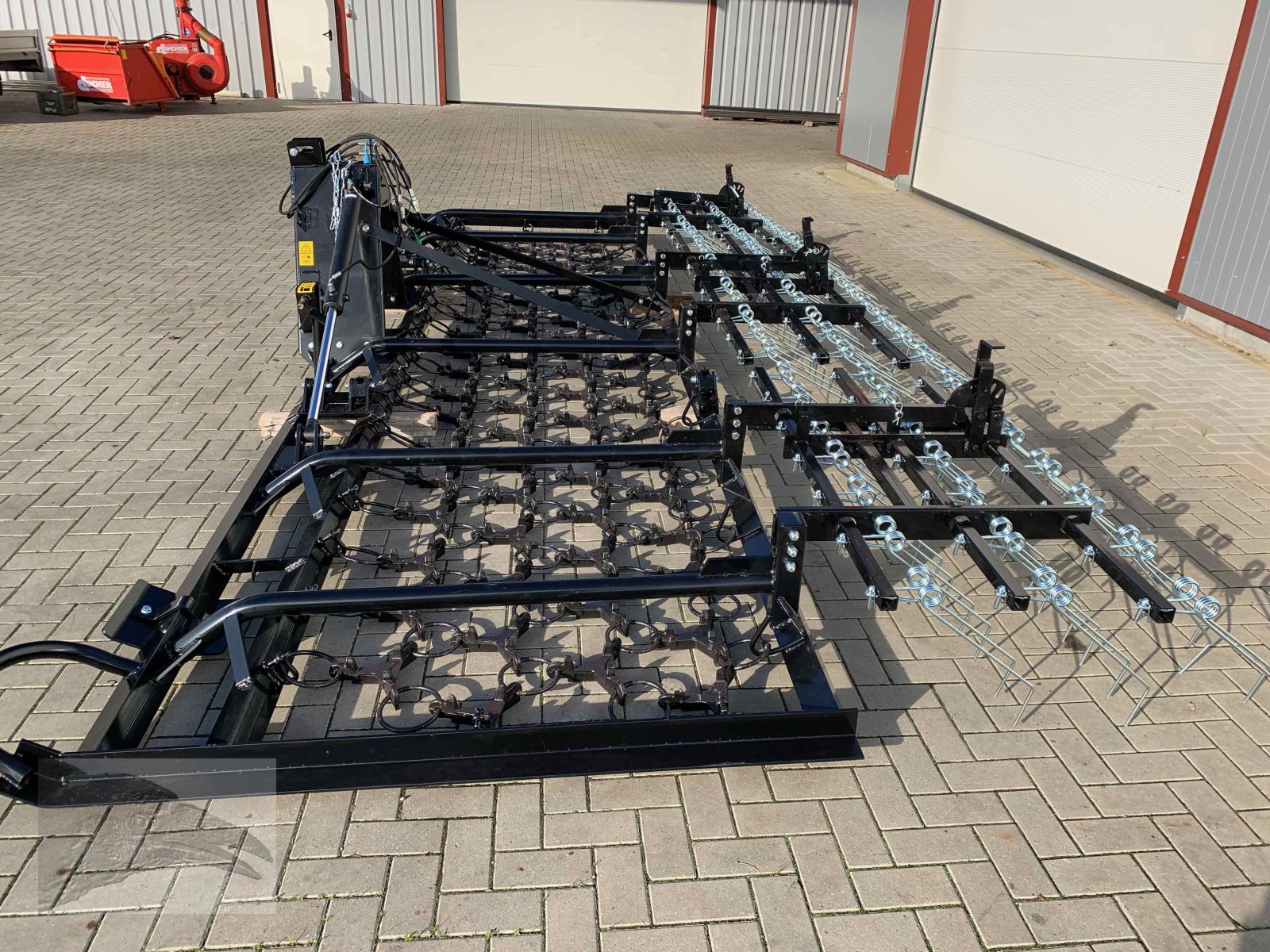 Wiesenegge des Typs VORATECK Wiesenschleppe 6m mit Striegel, Neumaschine in Südheide (Bild 1)