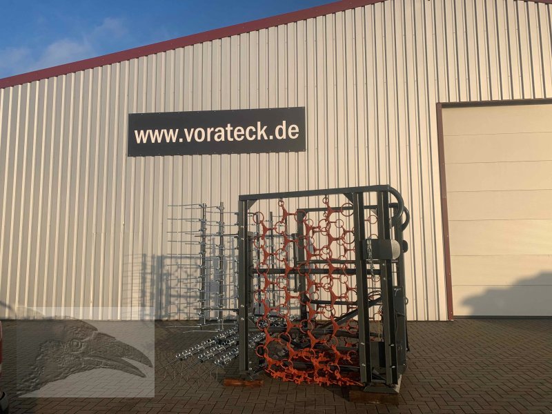 Wiesenegge des Typs VORATECK Wiesenschleppe 6m mit Striegel, Neumaschine in Hermannsburg