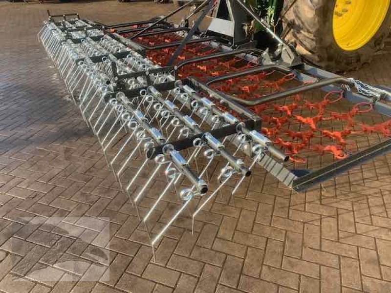 Wiesenegge des Typs VORATECK Wiesenschleppe 6m mit Striegel, Neumaschine in Südheide (Bild 4)