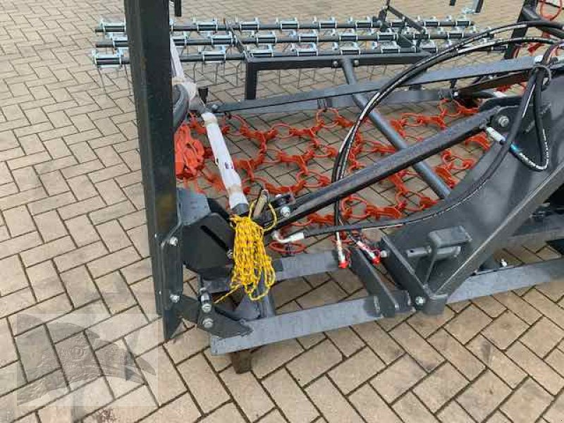 Wiesenegge des Typs VORATECK Wiesenschleppe 6m mit Striegel, Neumaschine in Südheide (Bild 10)