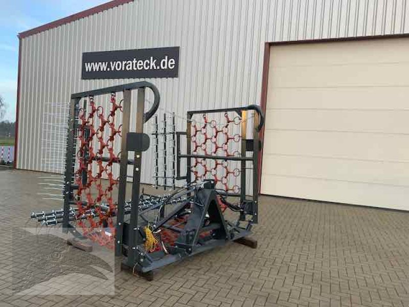 Wiesenegge des Typs VORATECK Wiesenschleppe 6m mit Striegel, Neumaschine in Südheide (Bild 11)