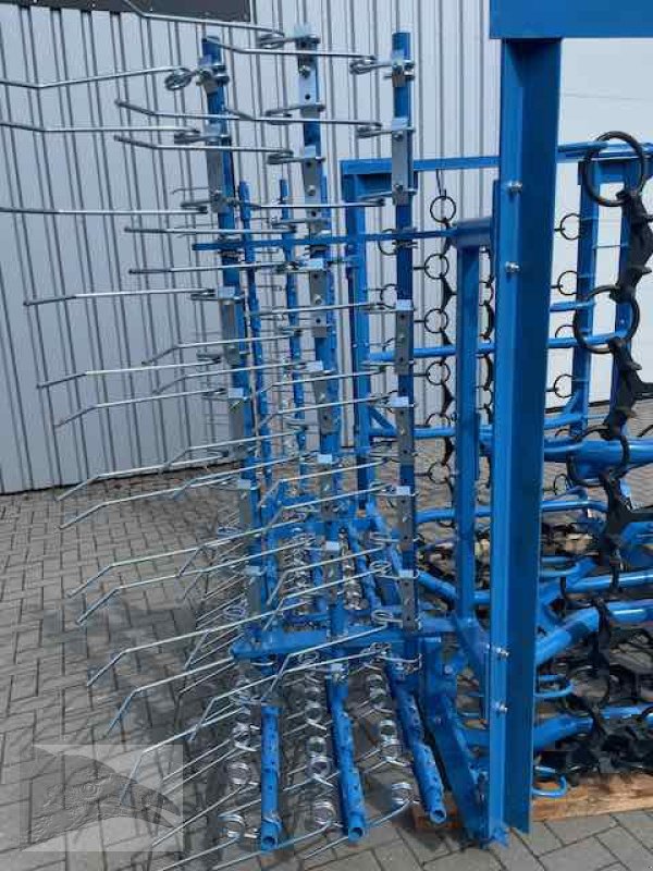 Wiesenegge des Typs VORATECK Wiesenschleppe 6m mit Striegel, Neumaschine in Südheide (Bild 7)