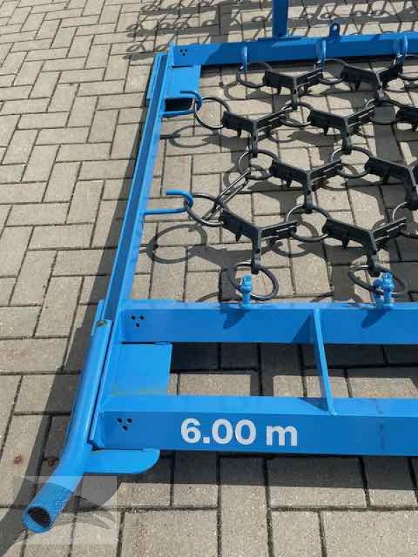 Wiesenegge des Typs VORATECK Wiesenschleppe 6m mit Striegel, Neumaschine in Südheide (Bild 12)