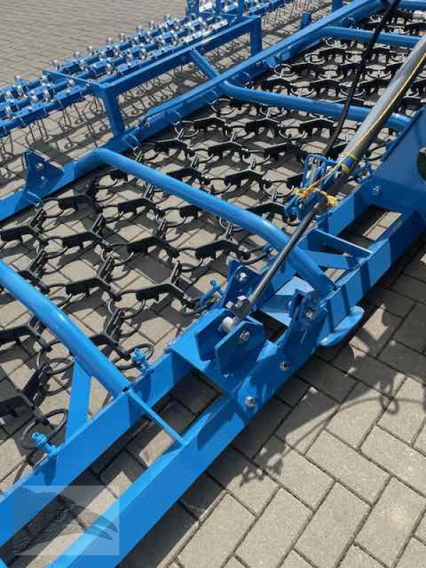 Wiesenegge des Typs VORATECK Wiesenschleppe 6m mit Striegel, Neumaschine in Südheide (Bild 13)