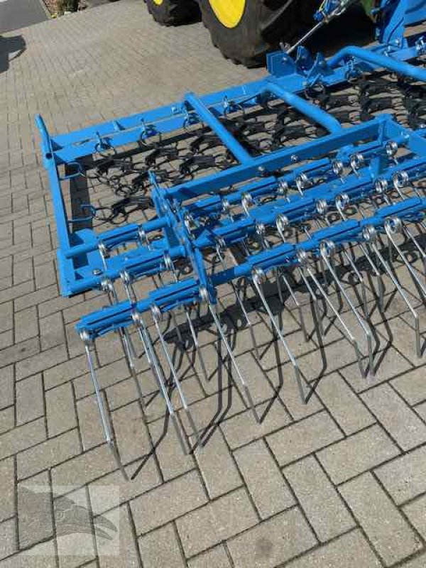 Wiesenegge des Typs VORATECK Wiesenschleppe 6m mit Striegel, Neumaschine in Südheide (Bild 15)