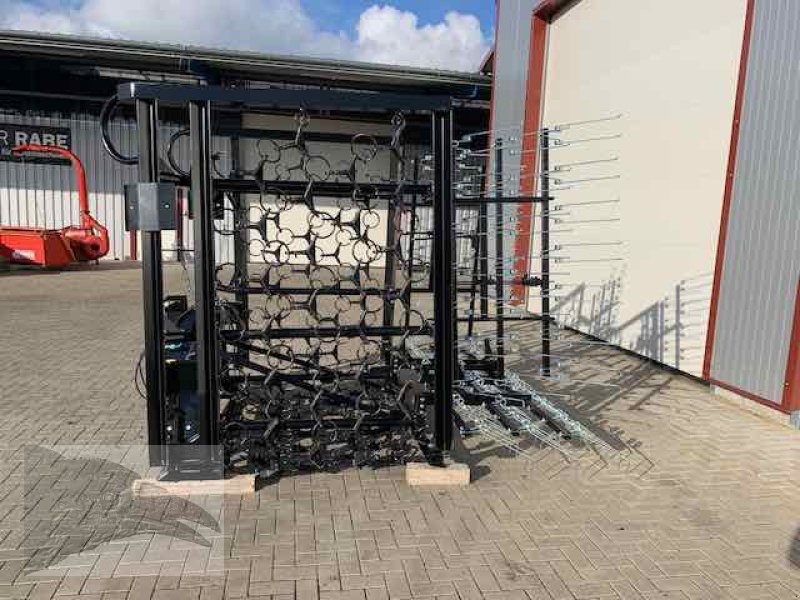 Wiesenegge des Typs VORATECK Wiesenschleppe 6m mit Striegel, Neumaschine in Südheide (Bild 1)