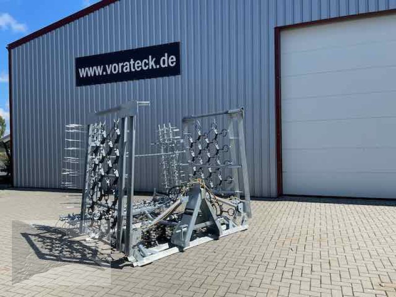 Wiesenegge des Typs VORATECK Wiesenschleppe 6m mit Striegel, Neumaschine in Südheide (Bild 1)