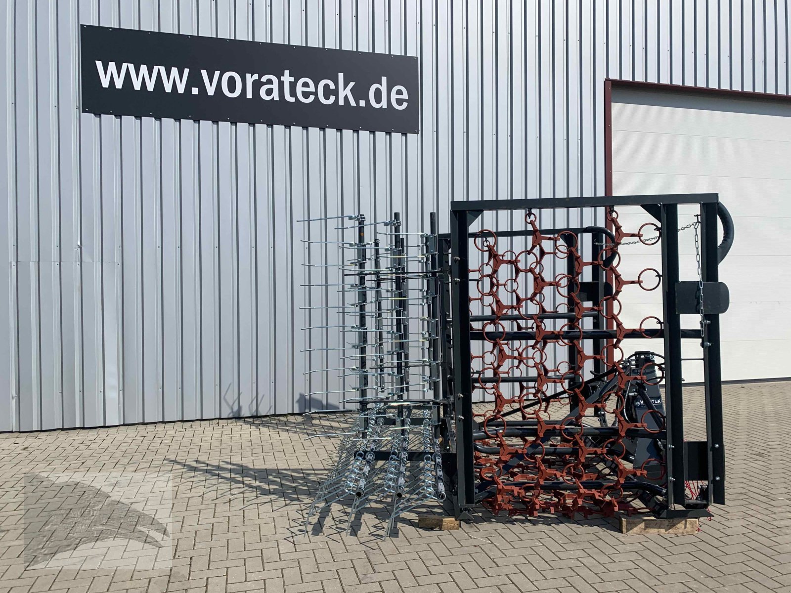 Wiesenegge des Typs VORATECK Wiesenschleppe 6m mit Striegel, Neumaschine in Hermannsburg (Bild 3)