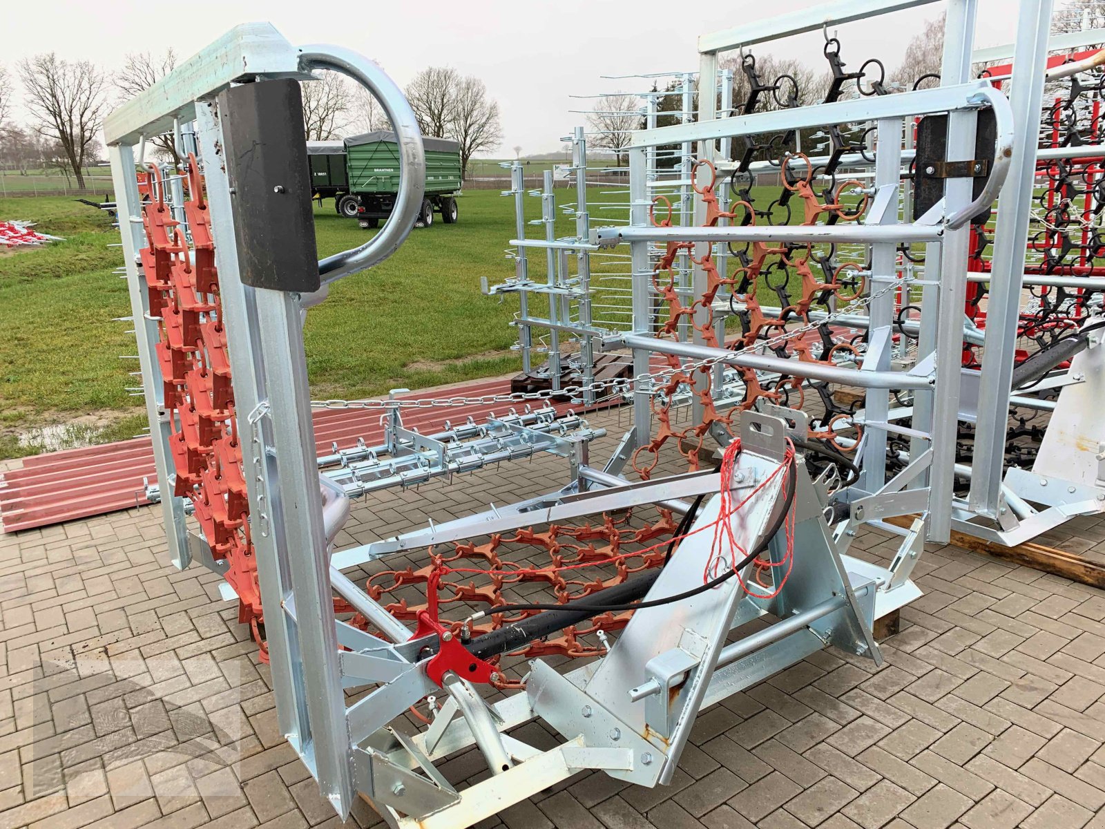 Wiesenegge des Typs VORATECK Wiesenschleppe 6m verzinkt mit Striegel, Neumaschine in Südheide (Bild 1)