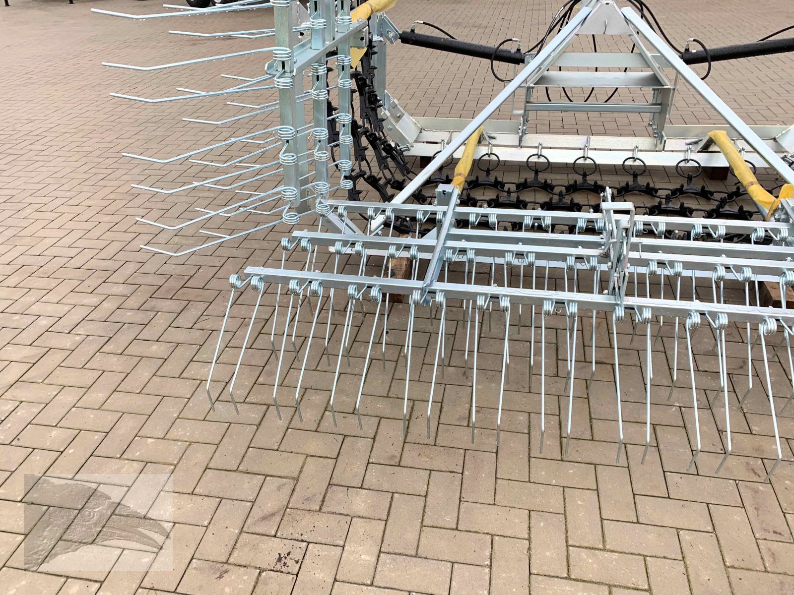 Wiesenegge des Typs VORATECK Wiesenschleppe 6m verzinkt mit Striegel, Neumaschine in Südheide (Bild 5)