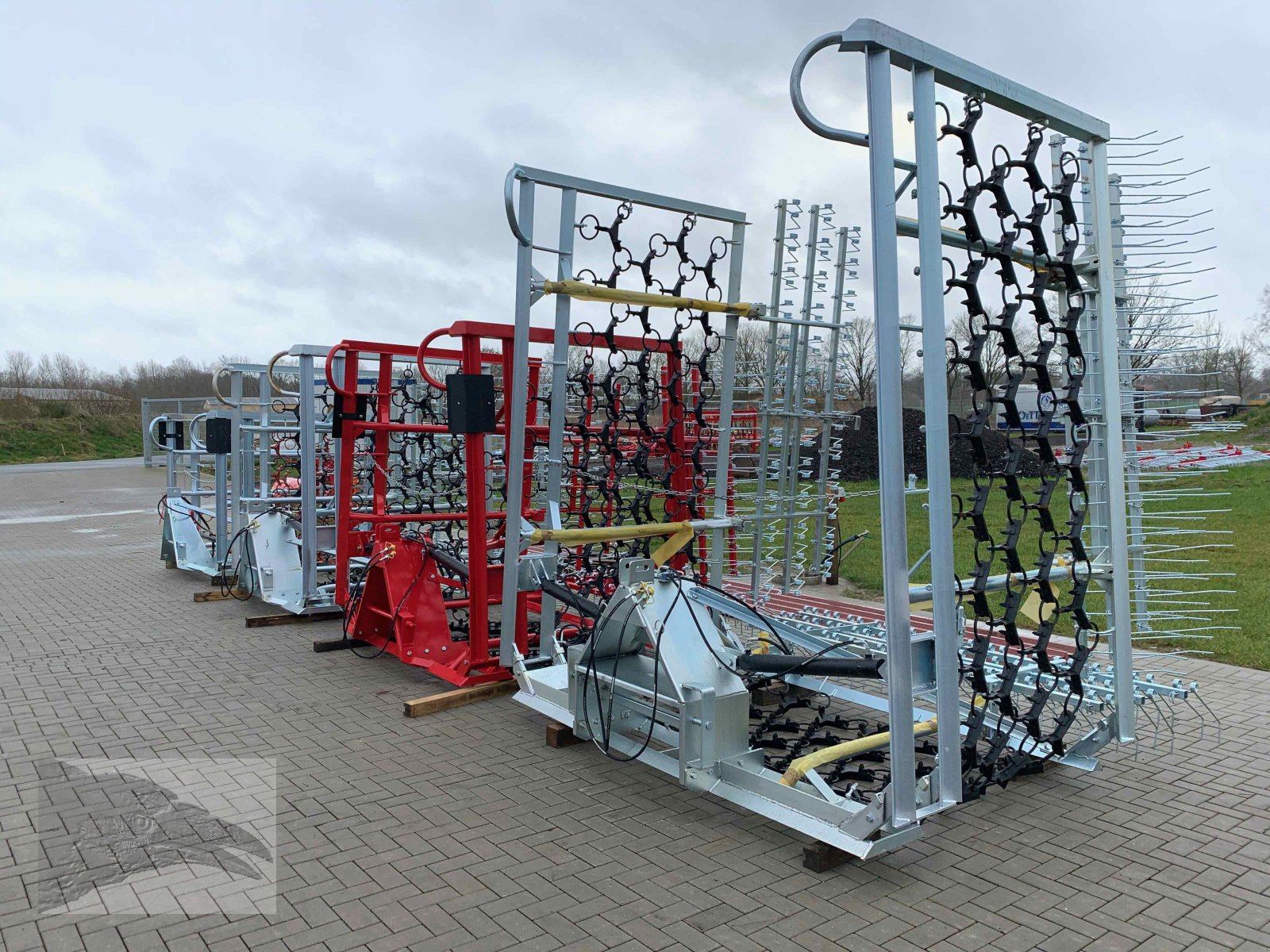 Wiesenegge des Typs VORATECK Wiesenschleppe 6m verzinkt mit Striegel, Neumaschine in Südheide (Bild 7)