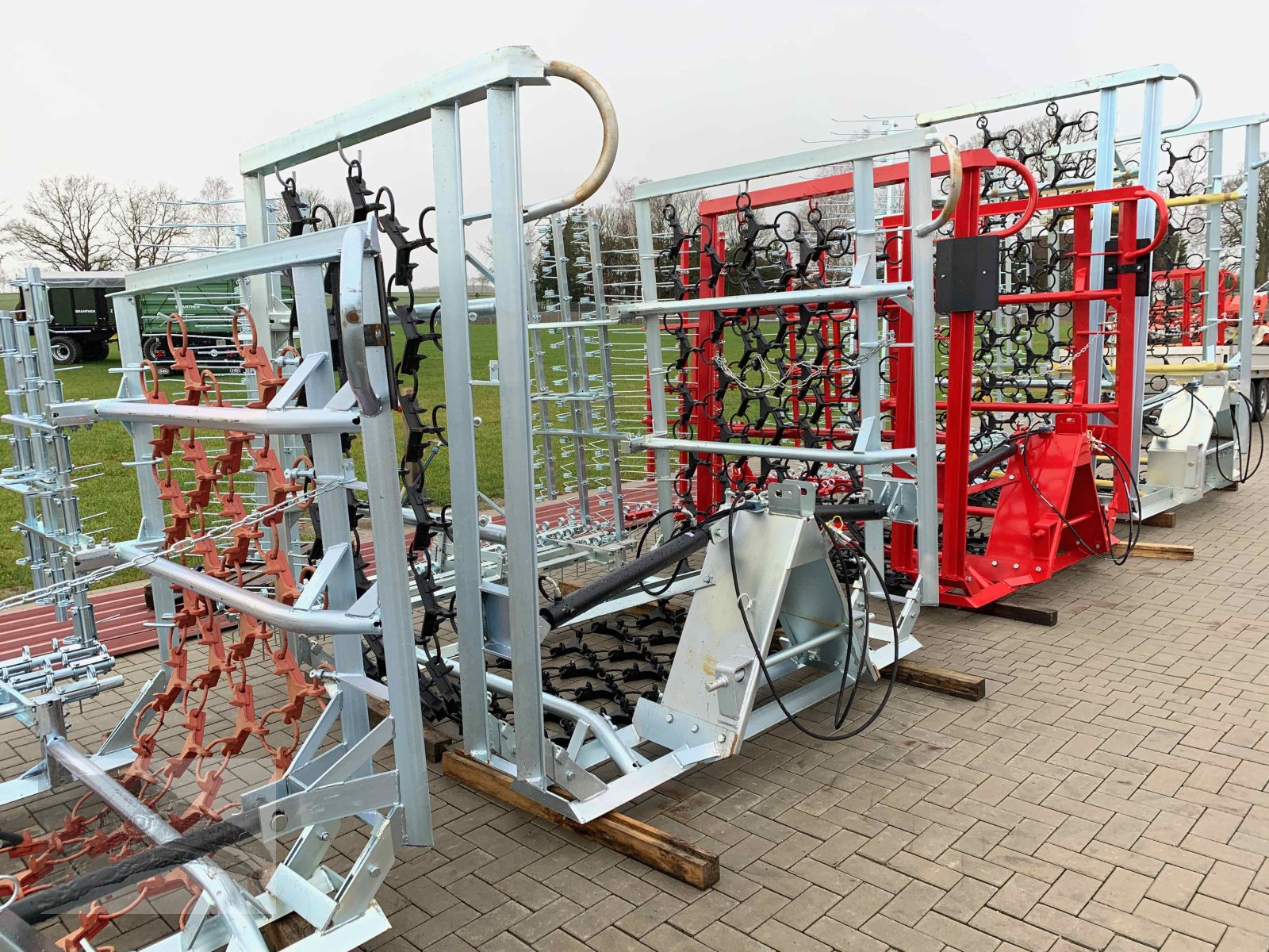 Wiesenegge des Typs VORATECK Wiesenschleppe 6m verzinkt mit Striegel, Neumaschine in Südheide (Bild 8)