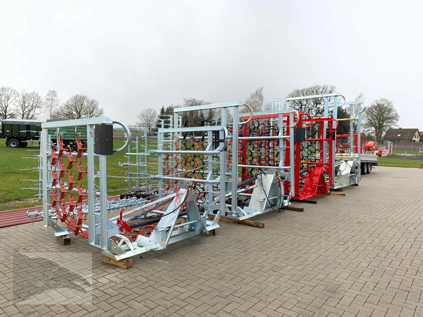 Wiesenegge des Typs VORATECK Wiesenschleppe 6m verzinkt mit Striegel, Neumaschine in Südheide (Bild 9)