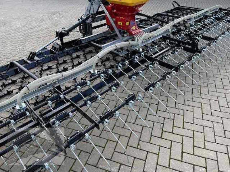 Wiesenegge des Typs VORATECK Wiesenschleppe 8m mit Striegel und Nachsaateinrichtung, Neumaschine in Südheide (Bild 11)