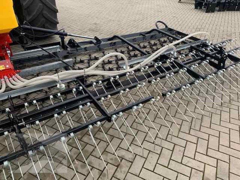 Wiesenegge des Typs VORATECK Wiesenschleppe 8m mit Striegel und Nachsaatgerät, Neumaschine in Südheide (Bild 5)