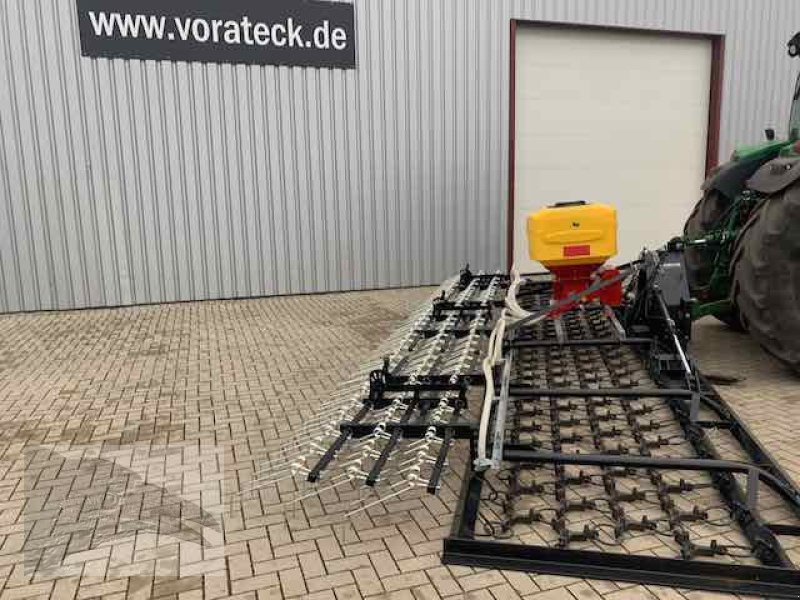 Wiesenegge des Typs VORATECK Wiesenschleppe 8m mit Striegel und Nachsaatgerät, Neumaschine in Südheide (Bild 9)