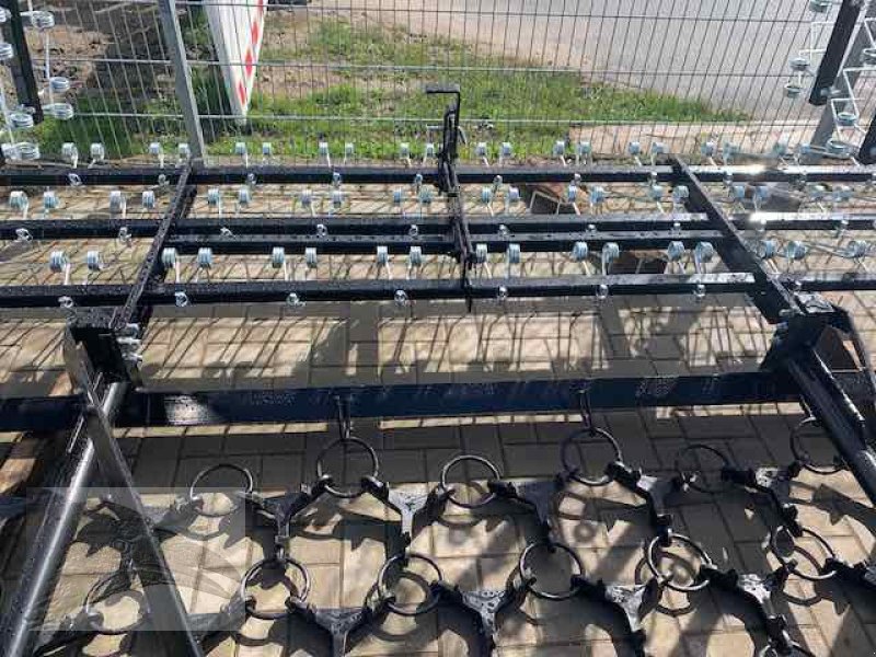 Wiesenegge des Typs VORATECK Wiesenschleppe 8m mit Striegel und Nachsaatgerät, Neumaschine in Südheide (Bild 12)