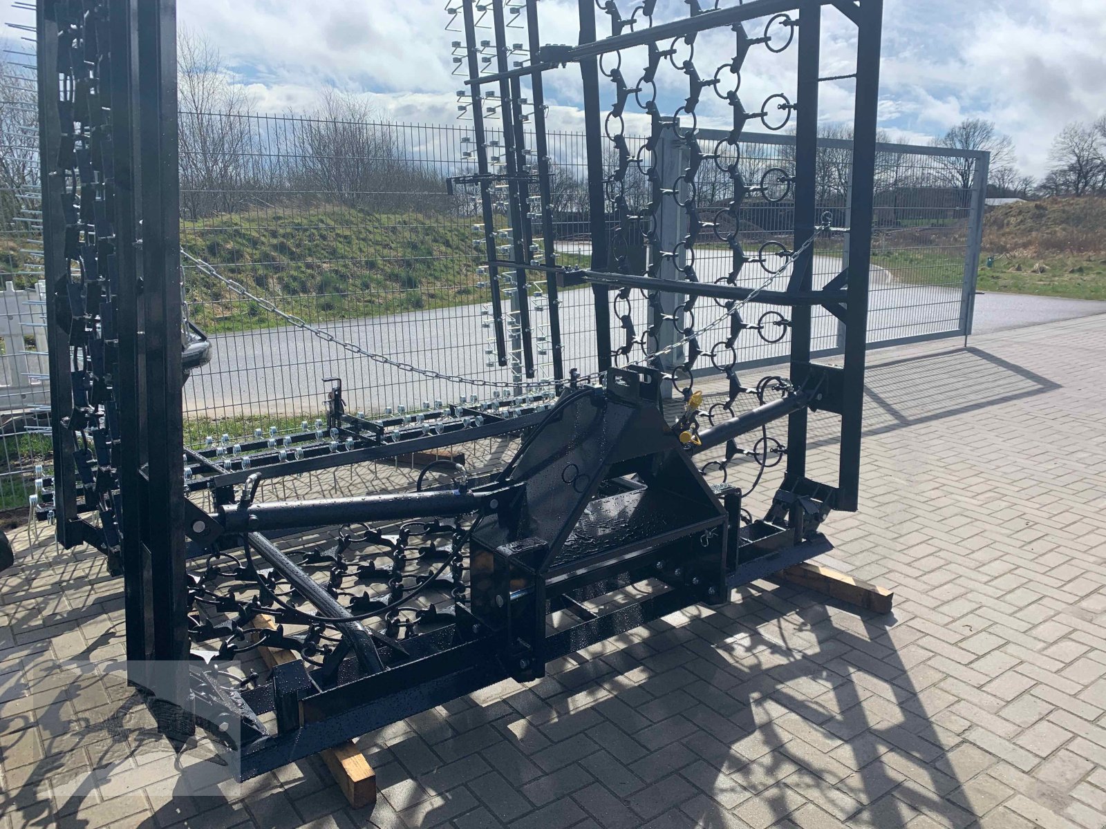 Wiesenegge des Typs VORATECK Wiesenschleppe 8m mit Striegel, Neumaschine in Südheide (Bild 1)